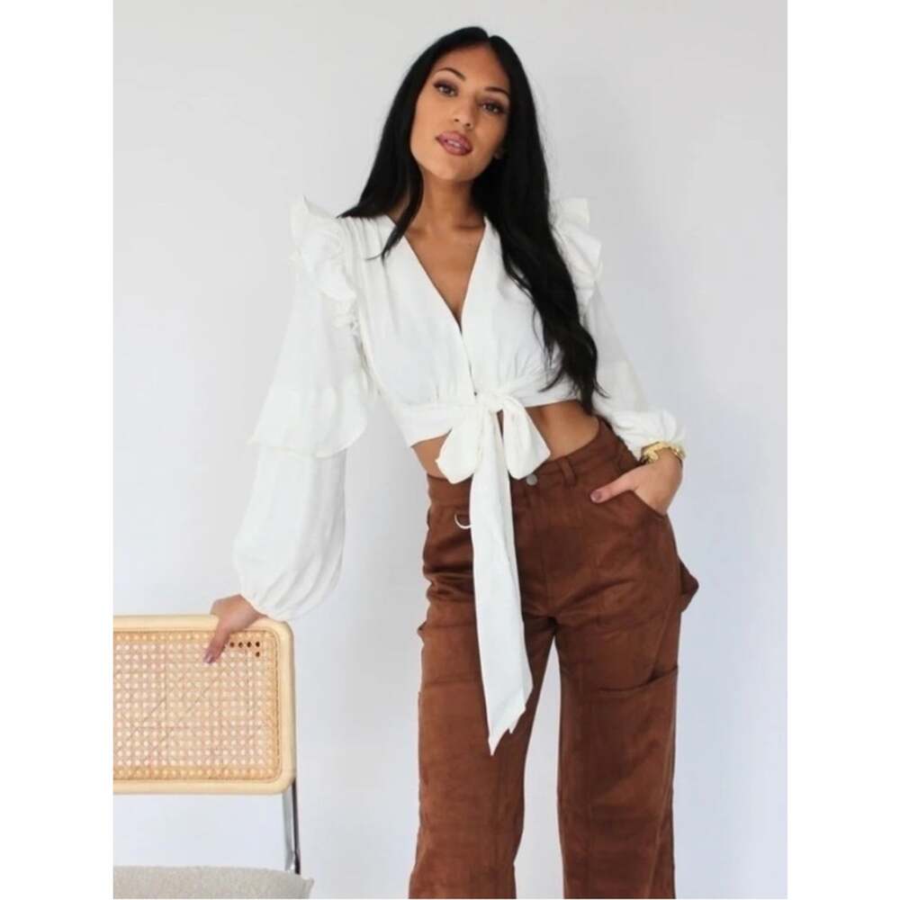 Line & Dot Sonia Cropped Ruffled Blouse - Picture 2 of 9